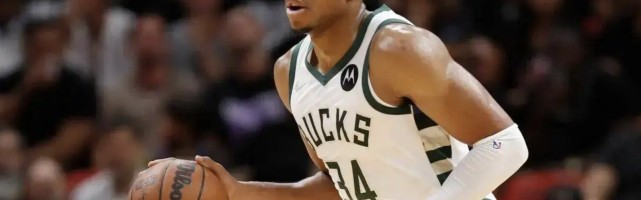 NBA约基奇补时争议三分绝杀勇士，终结对手七连胜登顶西部引热议