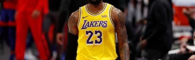 NBA季后赛首轮，詹姆斯30+三双湖人加时力克太阳