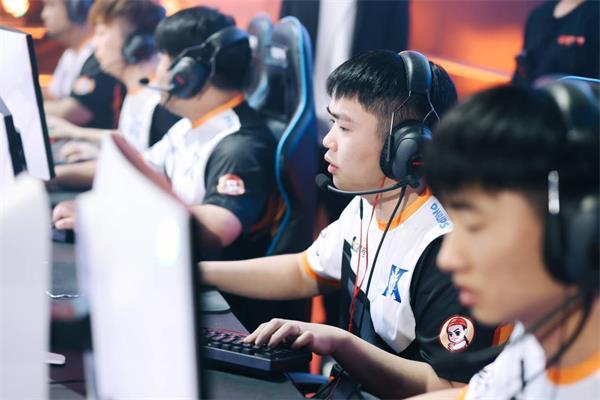 斯图加特青训小将首秀即破门  