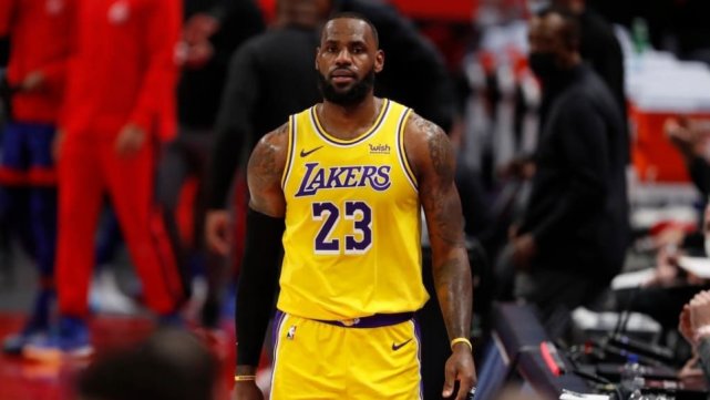 NBA季后赛首轮，詹姆斯30+三双湖人加时力克太阳